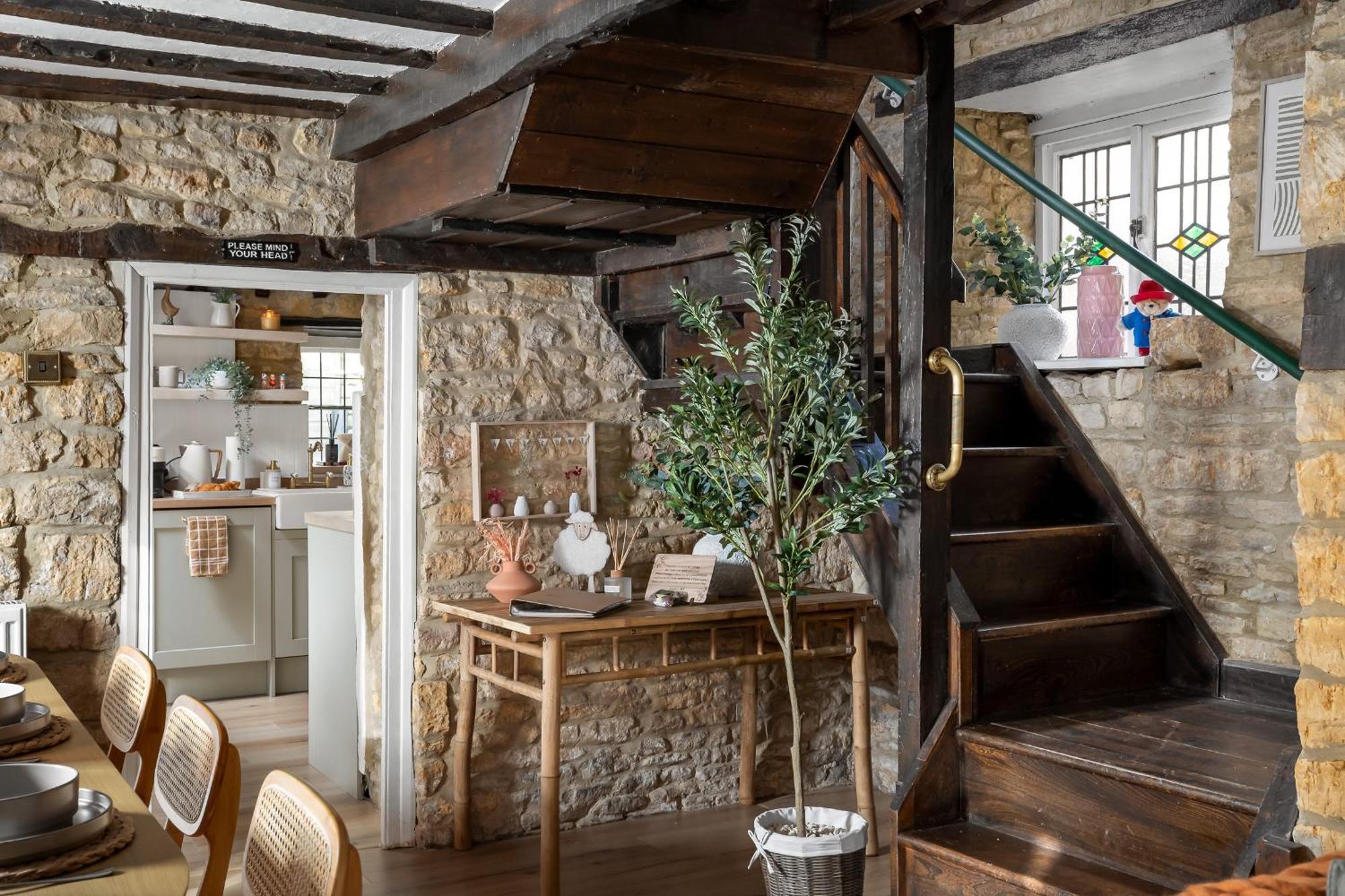 Bourton Scandi Chic Authentic Cottage Bagian luar foto