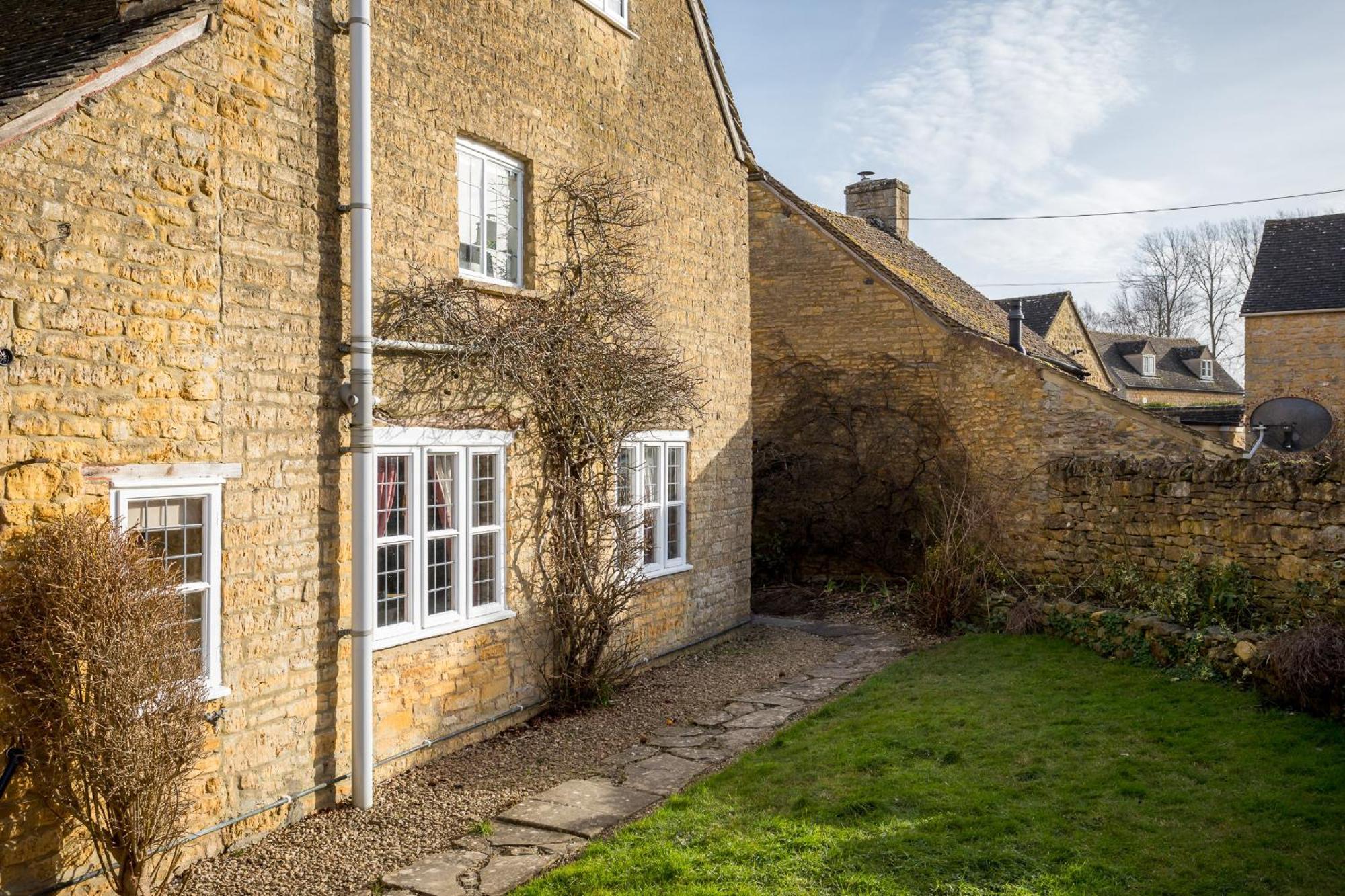 Bourton Scandi Chic Authentic Cottage Bagian luar foto