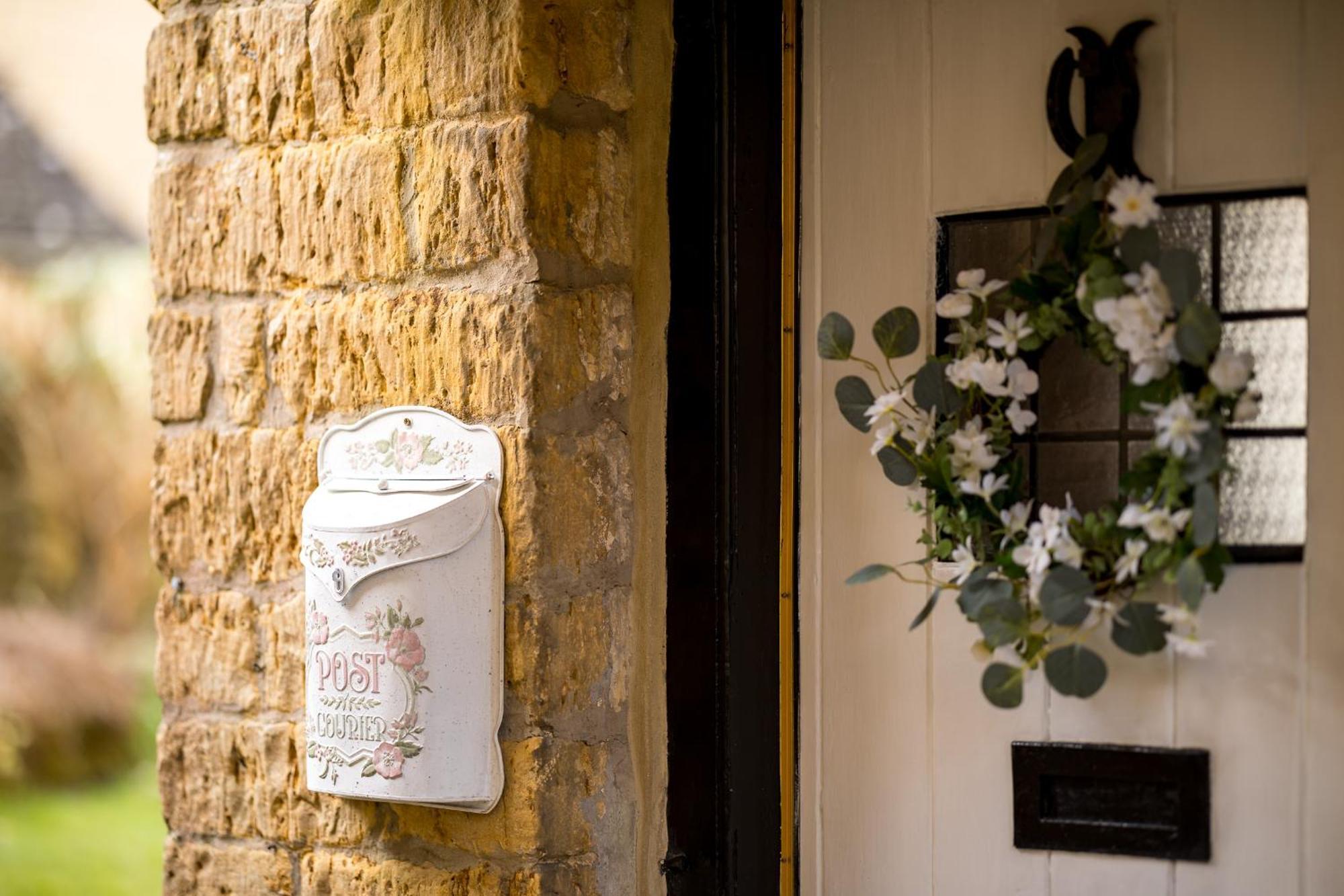 Bourton Scandi Chic Authentic Cottage Bagian luar foto